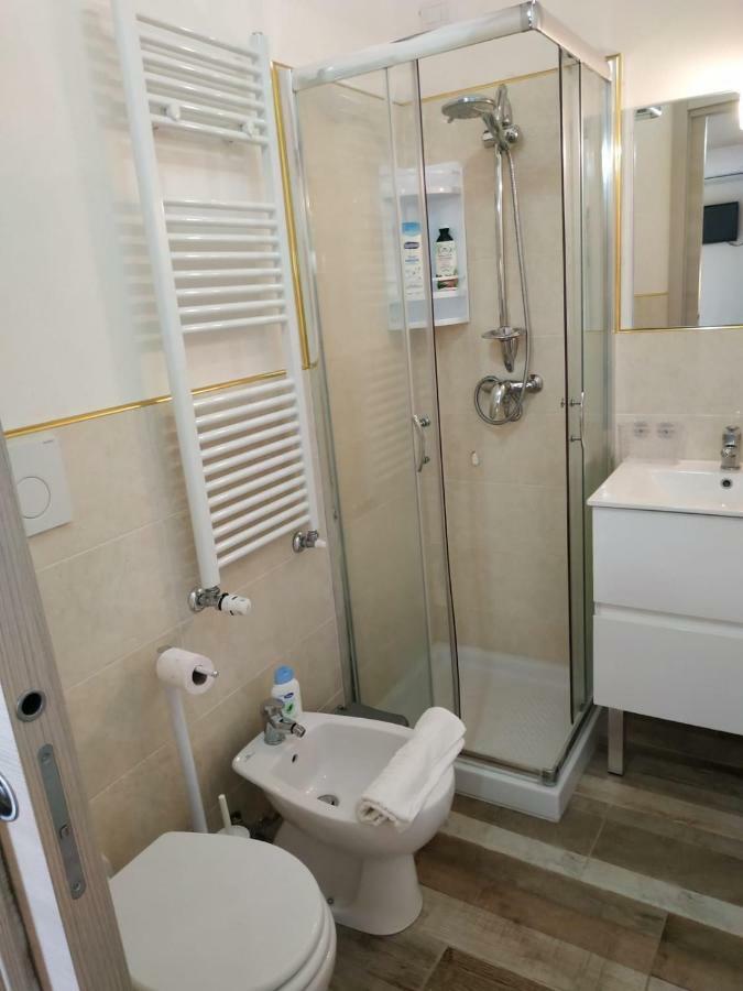 B&B Tra I Mari Del Salento Lecce Exterior foto